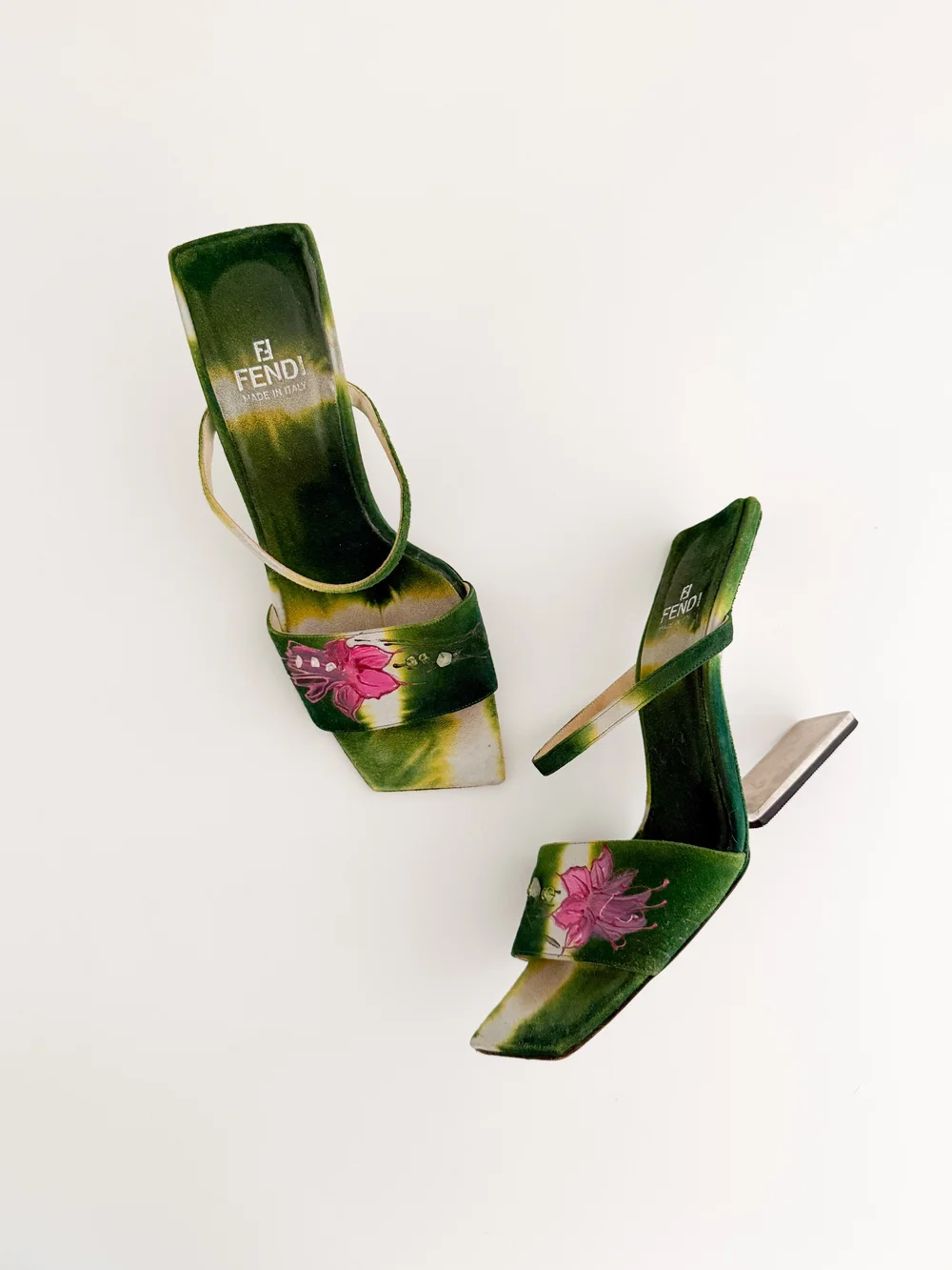 Fendi ハイヒール Fendi Vintage Painted Flower Heels (US 9 M) — sororité.